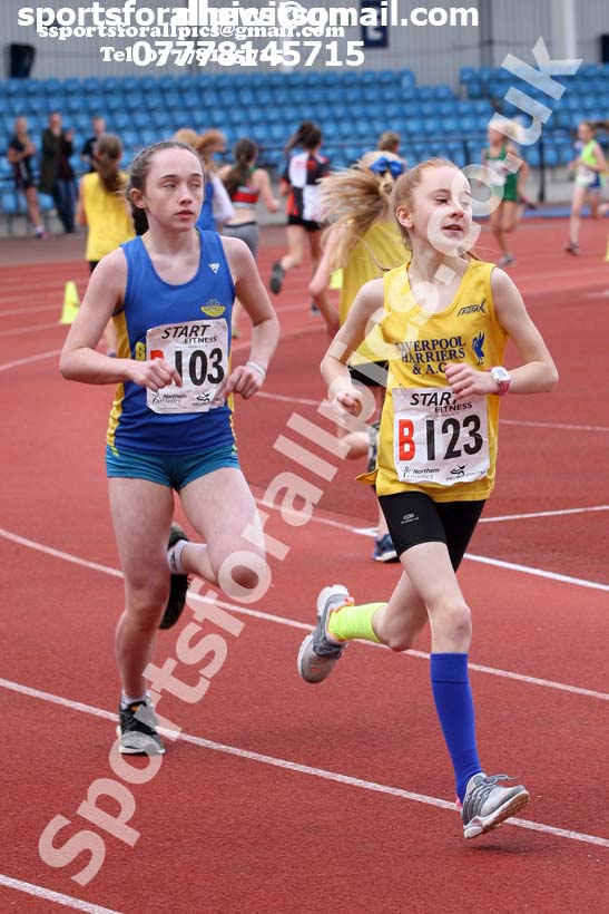 Girls under-13s 3 stage relay, Northern Senior 6 and 4 and Junior Stage Road Relays, SportsCity, Manchester. Photo:  David T. Hewitson/Sports for All Pics